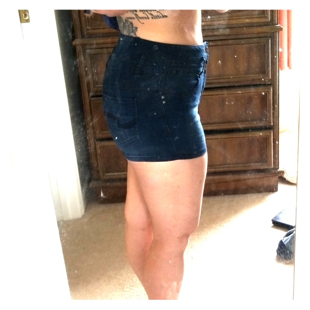 Size 5 high waist dark blue stretch shorts